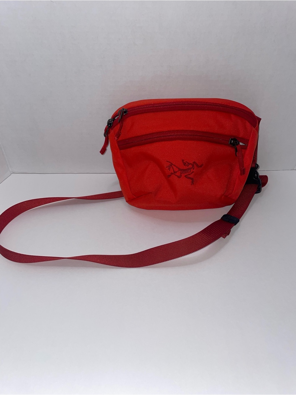 Arc'teryx Mantis 1 Waist Pack - Red and Gray Cross Body Bag